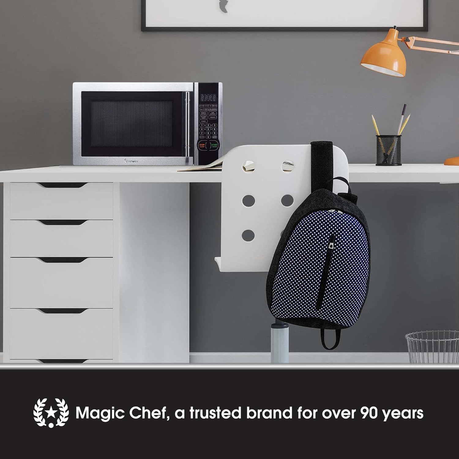 Magic Chef MC110MST 1.1 cu. ft. Countertop Microwave in Stainless Steel with Digital Touch - Image 5