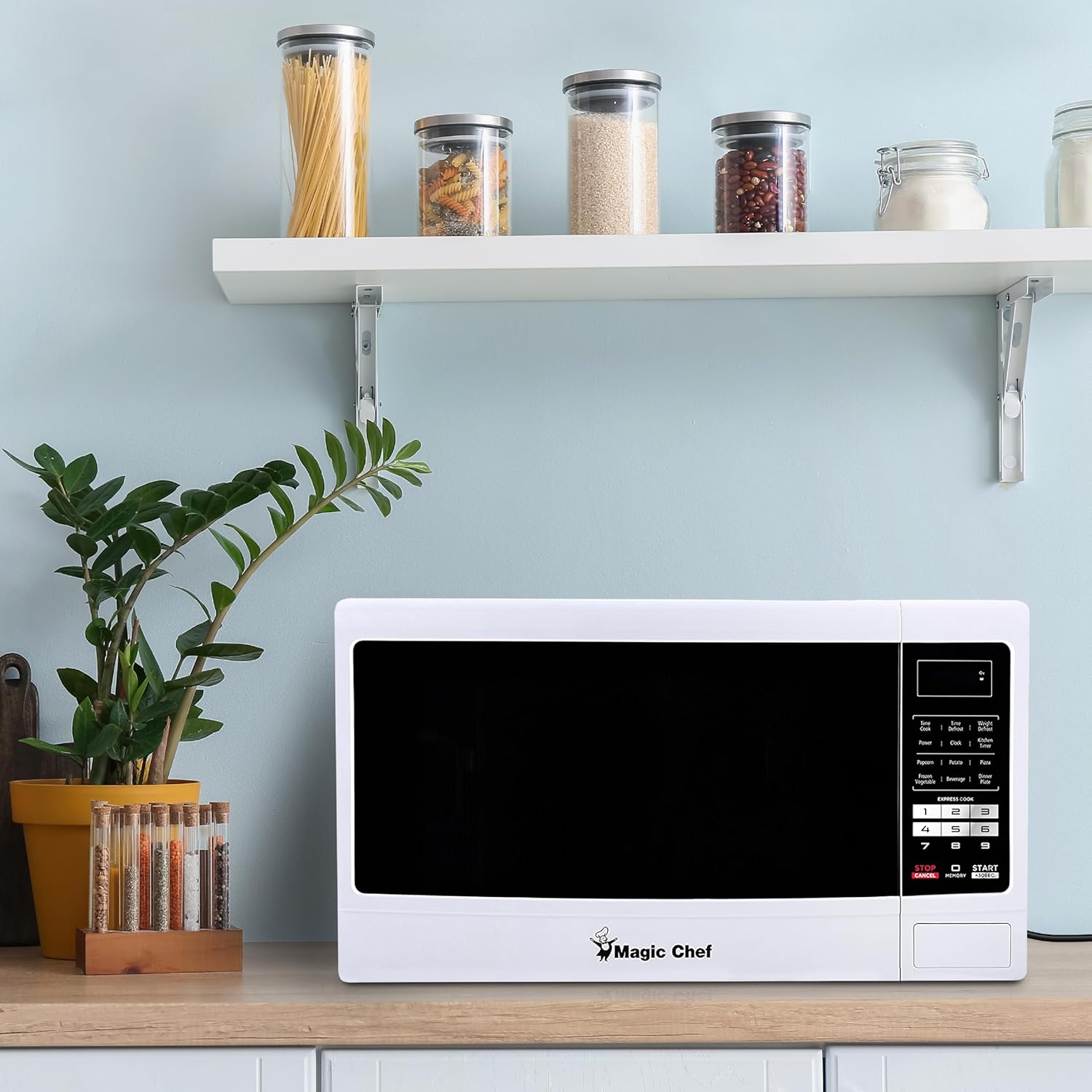 Magic Chef MCM1611W Countertop Microwave Oven, Small and Compact, 1100 Watt, 1.6 Cu Ft, White - Image 5